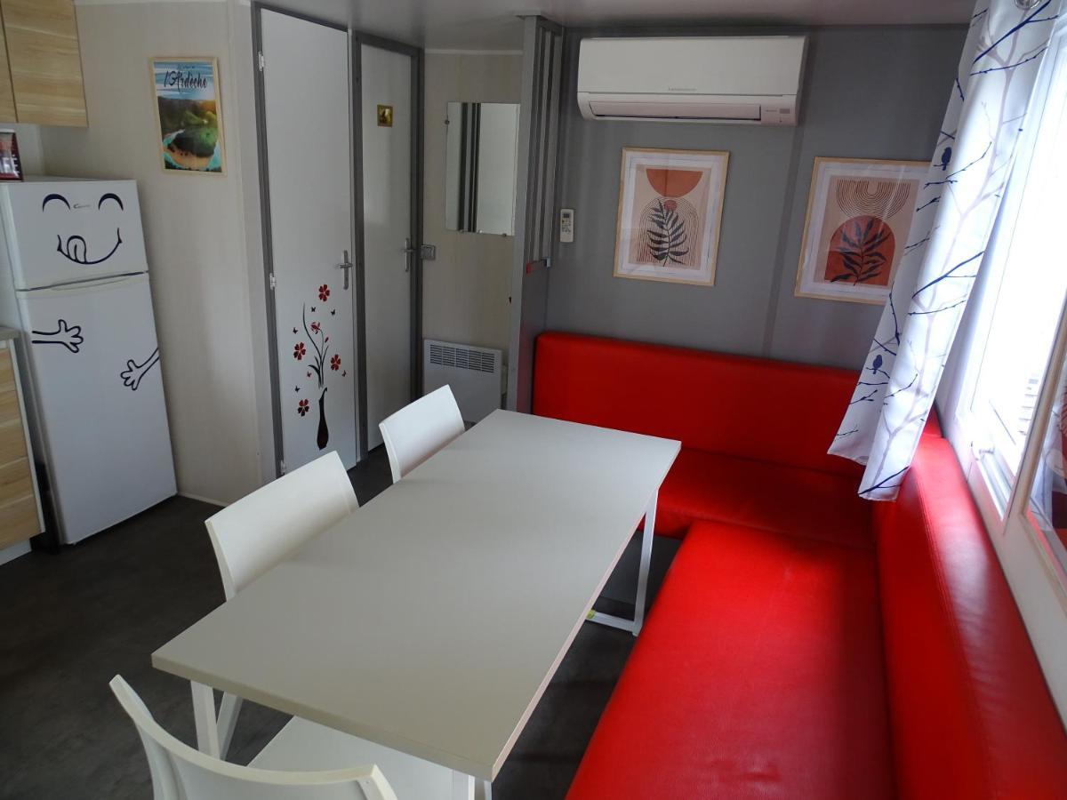 Campsite Bien Etre En 5 Etoiles Au Coeur Du Sud Ardeche, Domaine De Chaussy, Rivieres Vignobles Et Villages Classes *