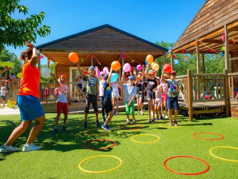 Bien Etre En 5 Etoiles Au Coeur Du Sud Ardeche, Domaine De Chaussy, Rivieres Vignobles Et Villages Classes * Lagorce (Ardeche)