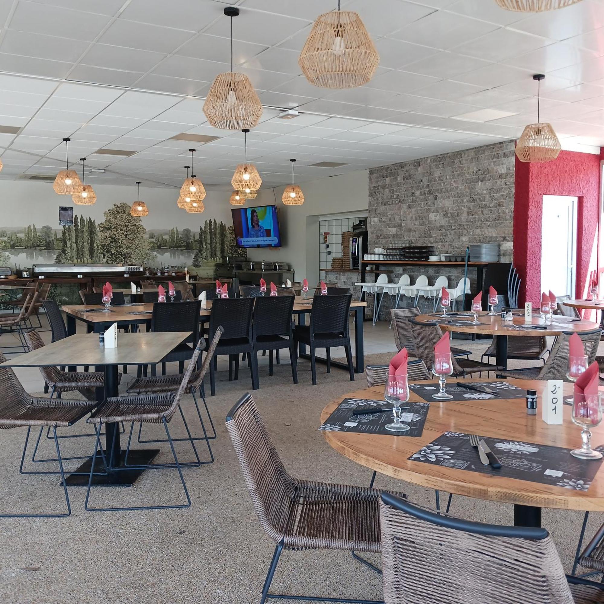 Bien Etre En 5 Etoiles Au Coeur Du Sud Ardeche, Domaine De Chaussy, Rivieres Vignobles Et Villages Classes Camping Lagorce (Ardeche)